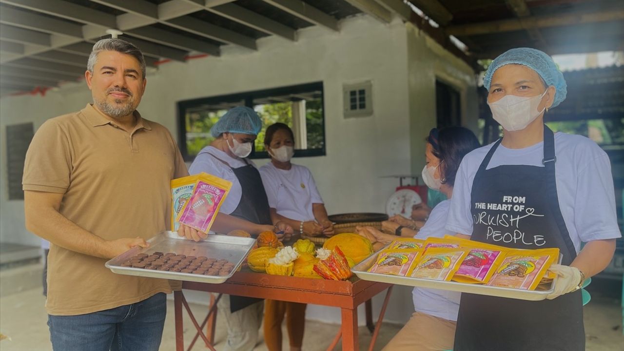 TİKA, Filipinli Kadın Girişimcilerin Kakao Üretimini Destekliyor