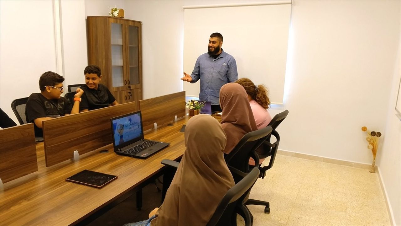 TİKA'nın Lübnan'daki Filistinli Mülteciler İçin Eğitime Desteği