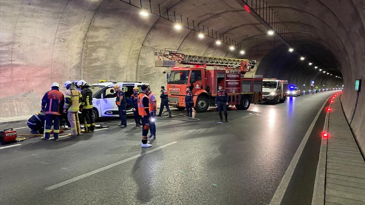 Troya Tüneli'nde Trafik Kazası Tatbikatı Gerçekleştirildi