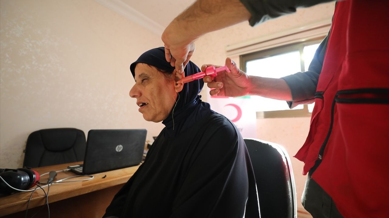 Türk Kızılay, Gazze'de İşitme Cihazı Dağıtımı Gerçekleştirdi