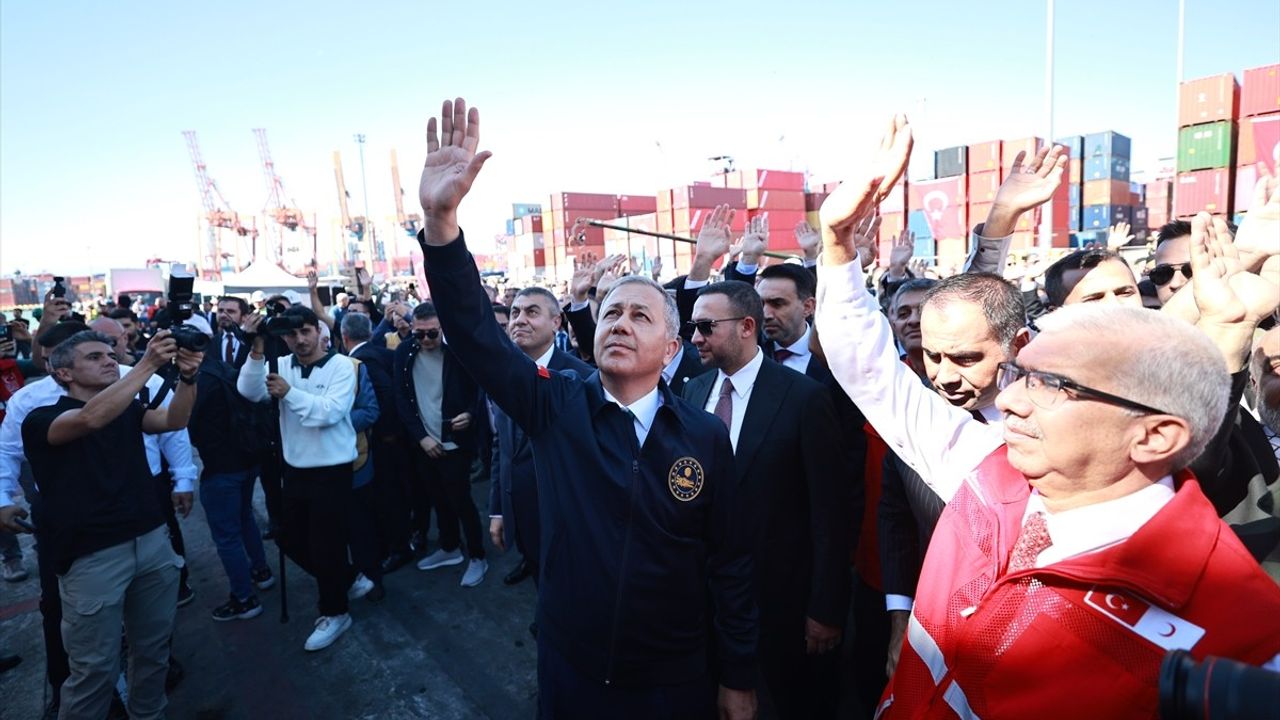 Türkiye'den Gazze'ye 17. İyilik Gemisi Gönderildi