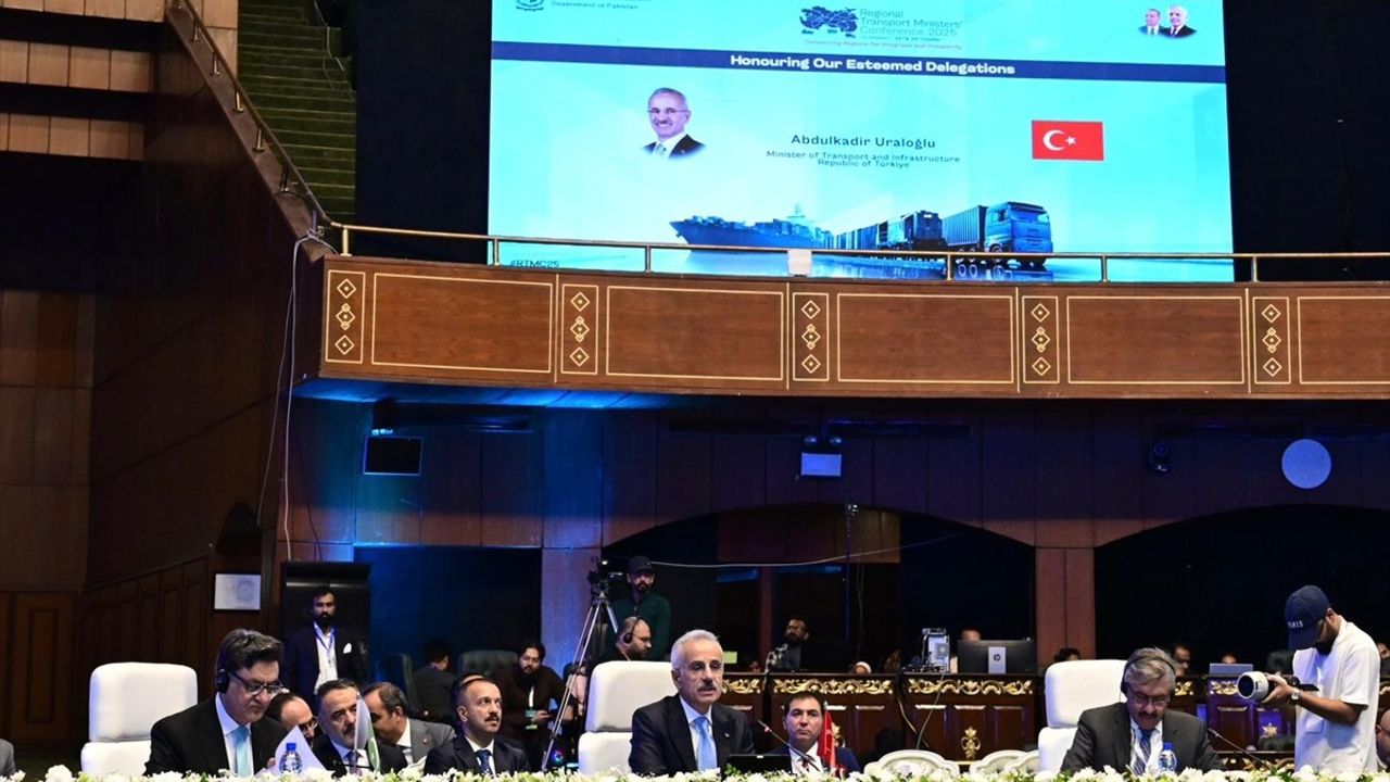 Ulaştırma ve Altyapı Bakanı Uraloğlu, Bölgesel Ulaştırma Bakanları Konferansı'na Katıldı