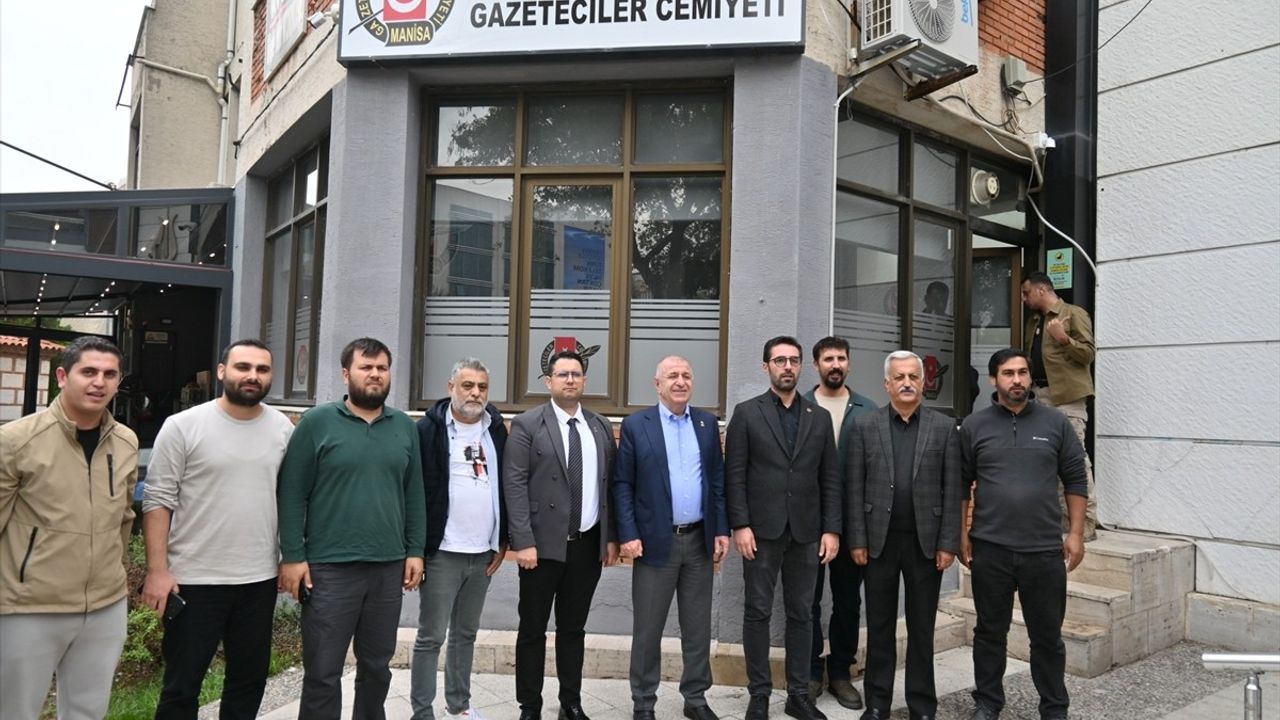 Ümit Özdağ'dan Manisa Gazeteciler Cemiyetine Ziyaret