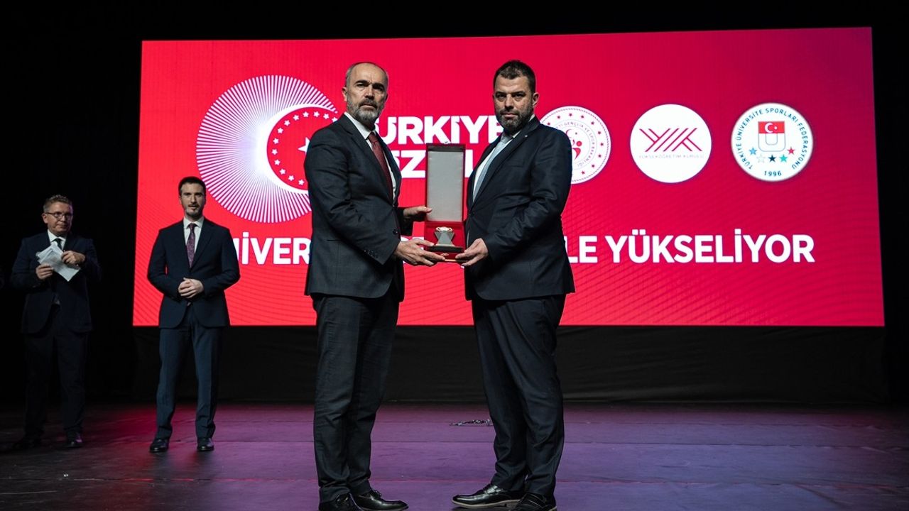 Üniversite Sporları Günü Ödülleri Sahiplerini Buldu