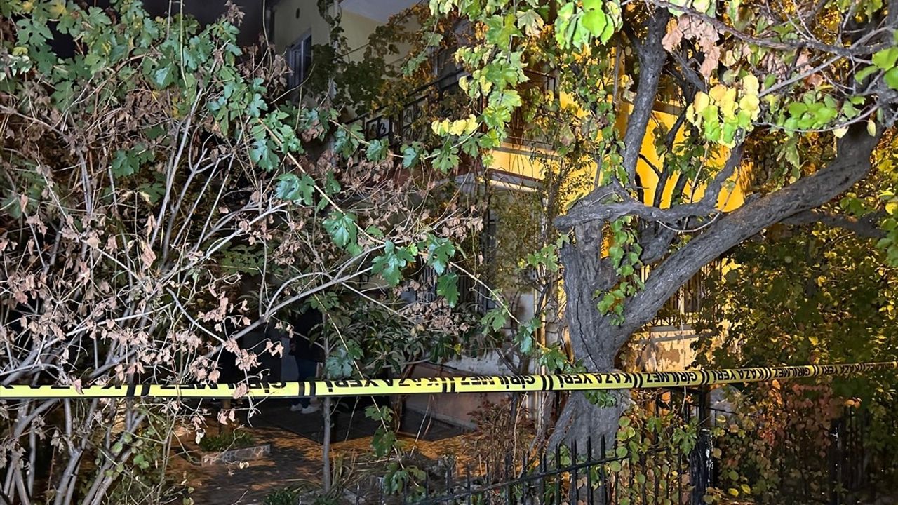 Uşak'ta Aile İçinde Bıçaklama Olayı: Bir Kişi Gözaltına Alındı