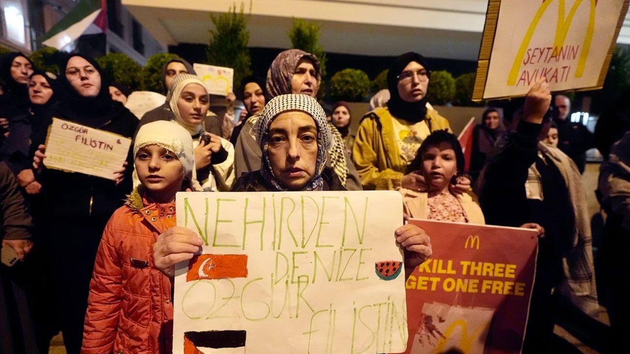 Üsküdar'da McDonald's Protestosu: Mahalleli Rahatsız