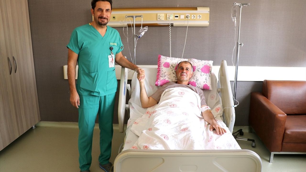 Van'da 4 Kilogramlık Kitle Ameliyatla Alındı