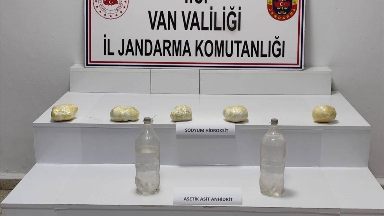 Van'da Uyuşturucu Operasyonu: 4.5 kg Asetik Asit Anhidrit Ele Geçirildi