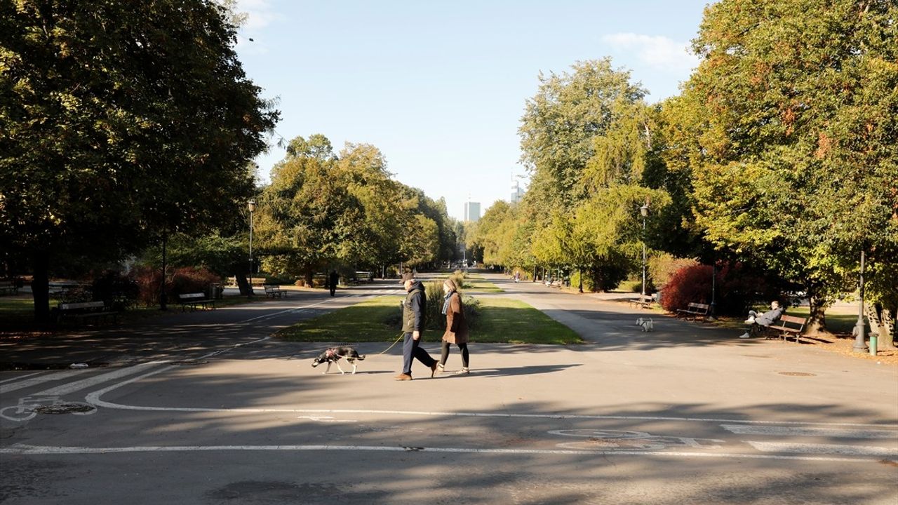 Varşova'da Doğanın ve Kültürün Buluşma Noktası: Mareşal Edward Rydz-Smigly Parkı
