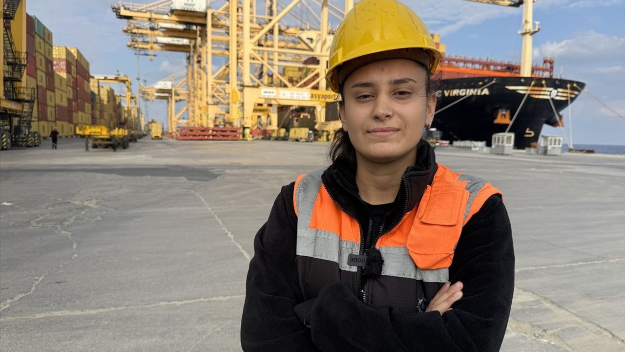 Vinç Operatörü Şifa Çuhadar'ın Başarısı