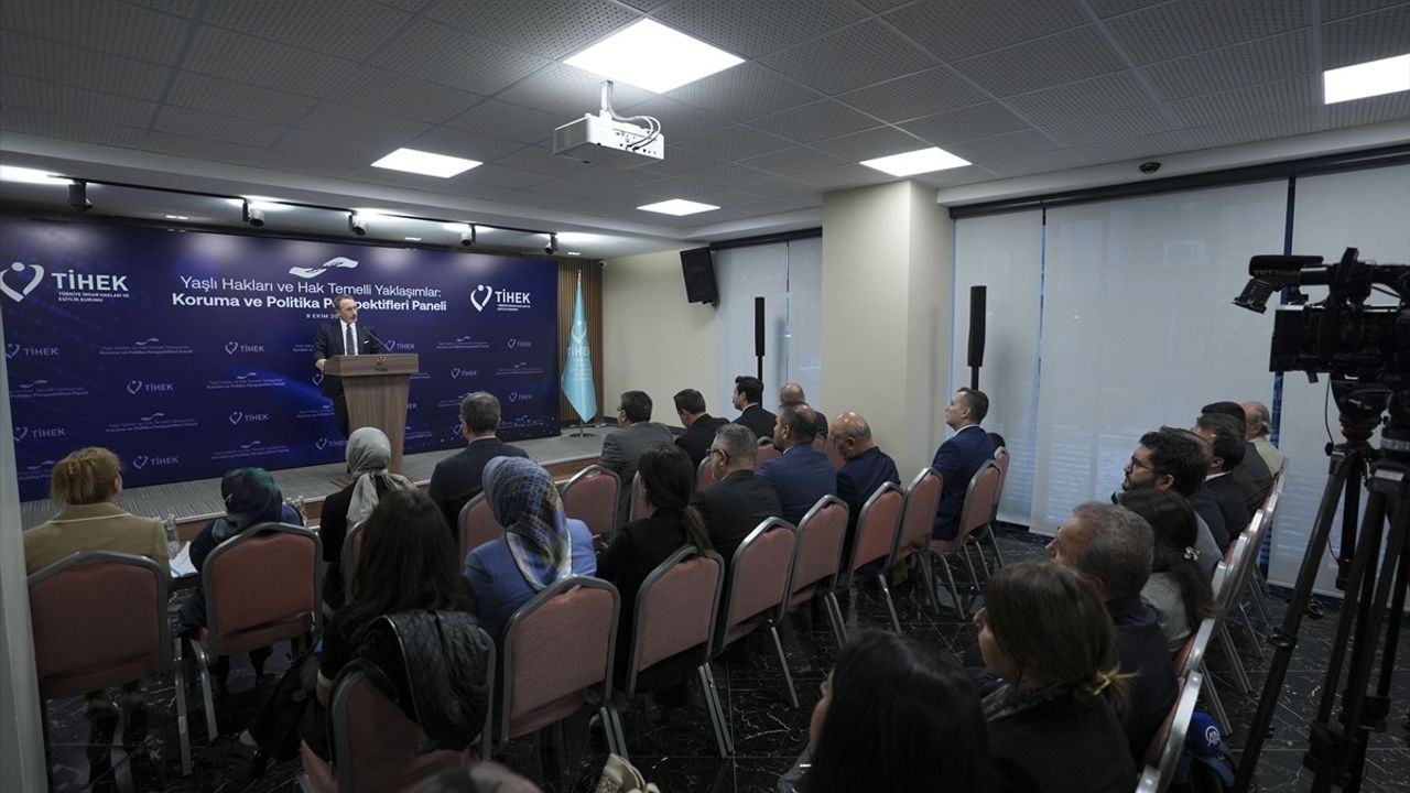 Yaşlı Hakları ve Politika Perspektifleri Paneli
