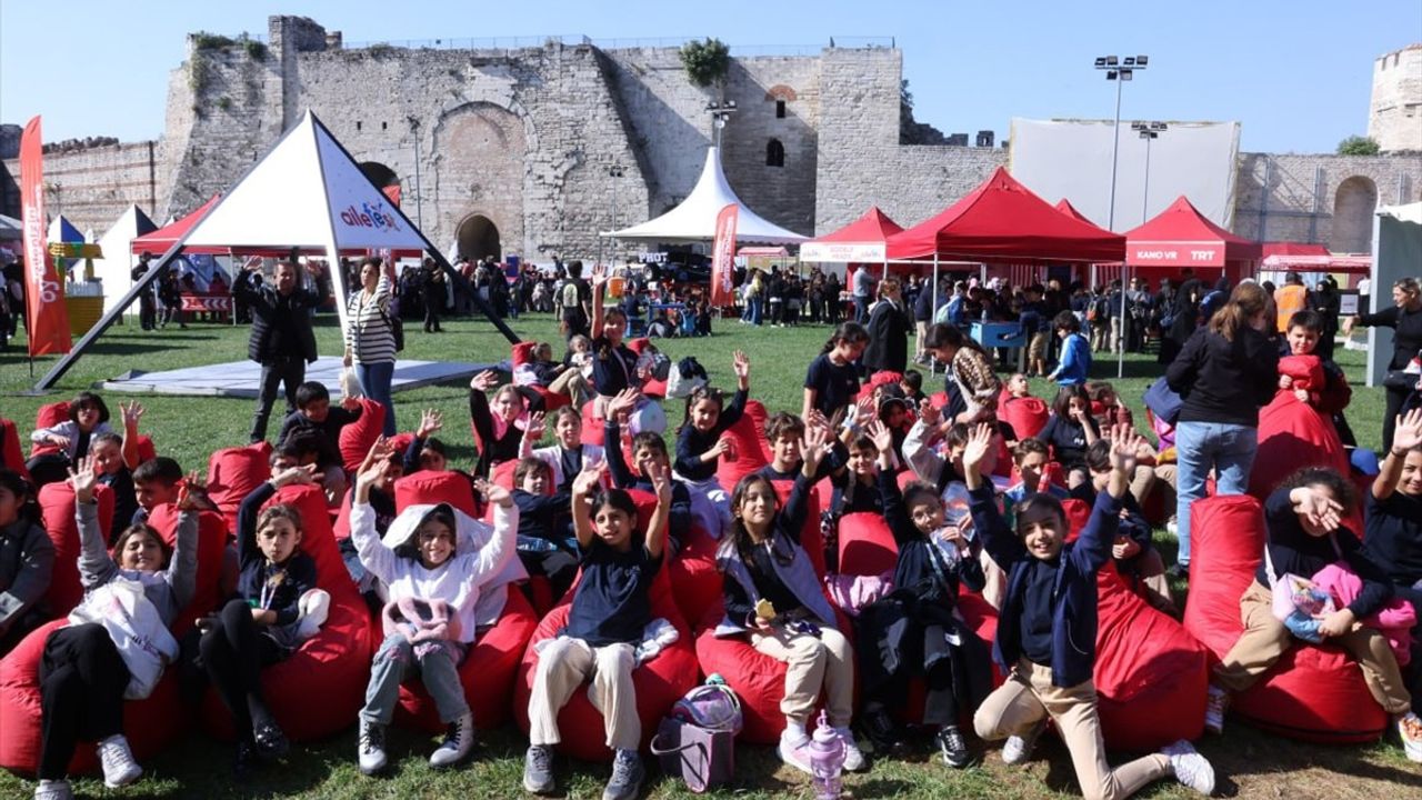 Yedikule Hisarı'nda Aile Festivali Coşkuyla Başladı