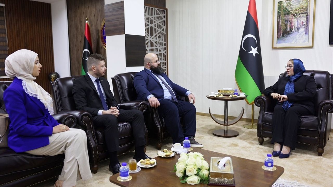 YEE Libya Koordinatörü Özdemir, Kadın Bakan Tormal'i Ziyaret Etti