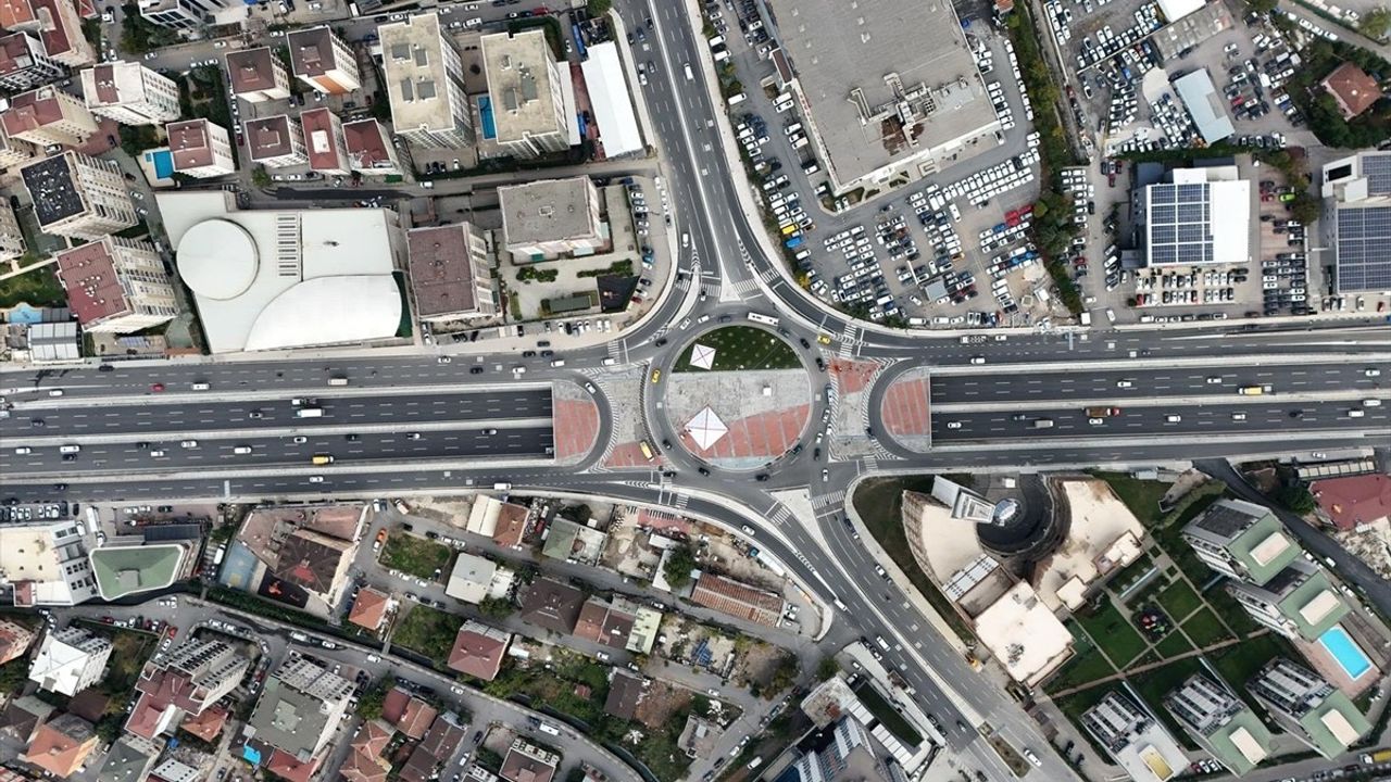 Yenidoğan Kavşağı Açıldı: Çekmeköy'ün Trafiği Rahatlayacak