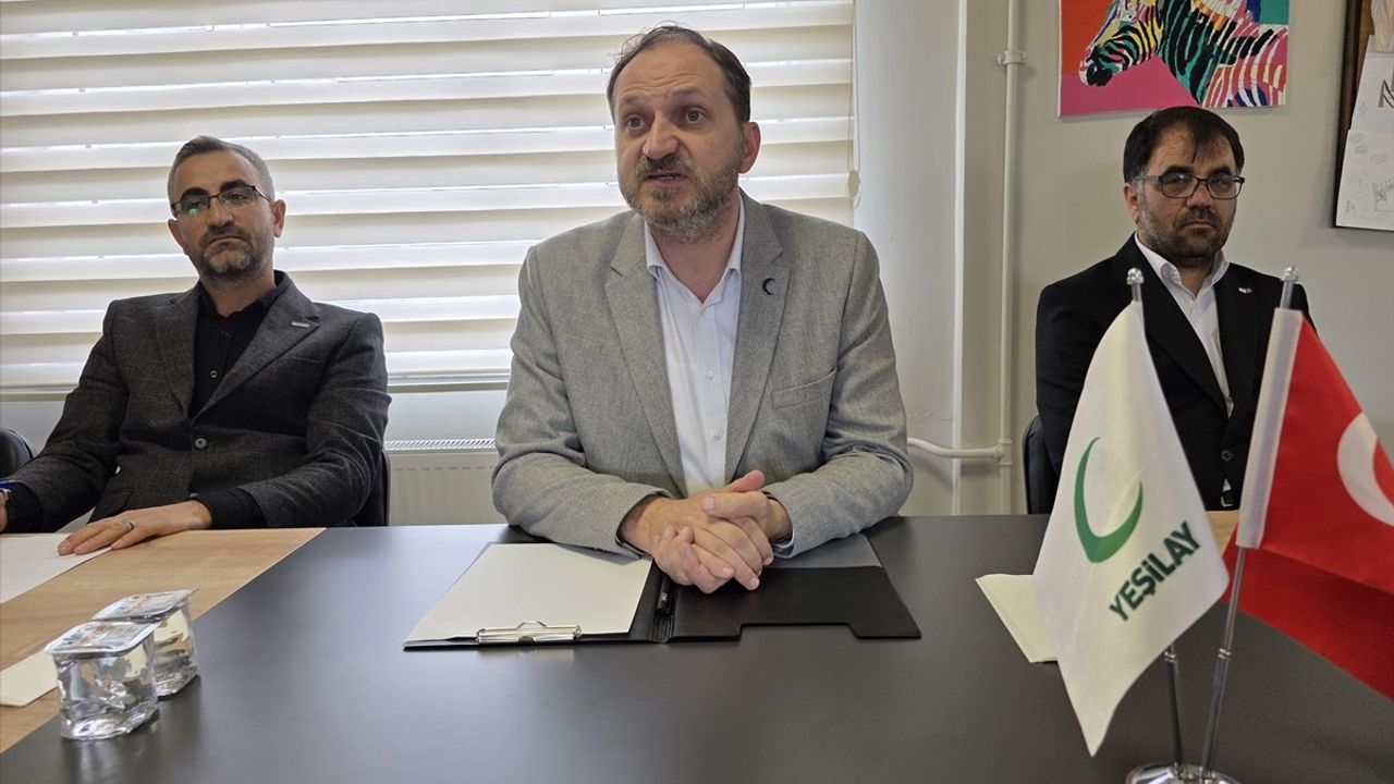 Yeşilay Genel Başkanı Mehmet Dinç, Bingöl'de Öğrencilerle Buluştu