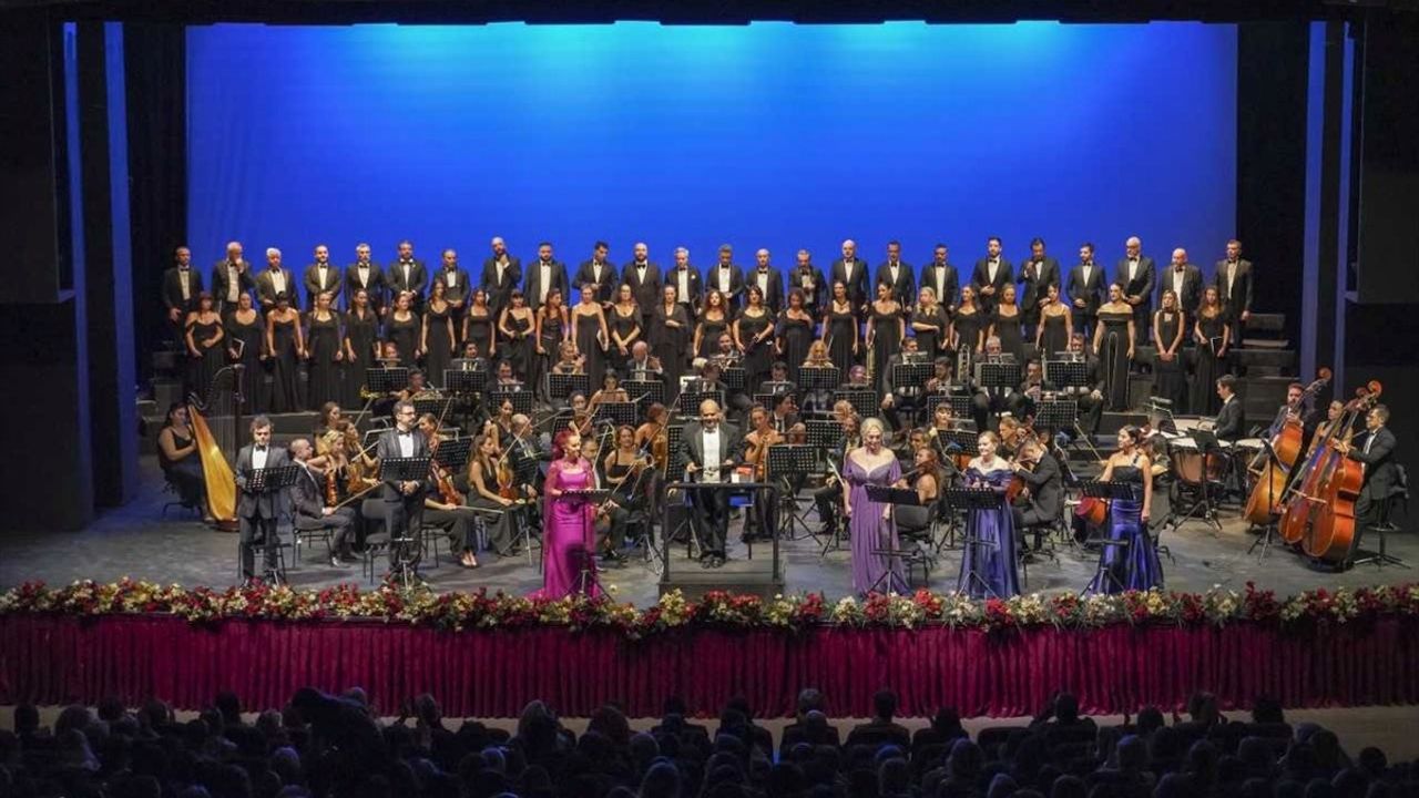 Yevgeni Onegin ile 2025-2026 Sezonu Açıldı