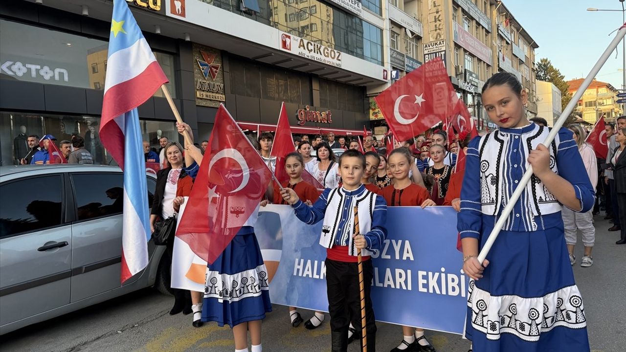 Yozgat'ta Uluslararası Halk Dansları Şenliği Heyecanı