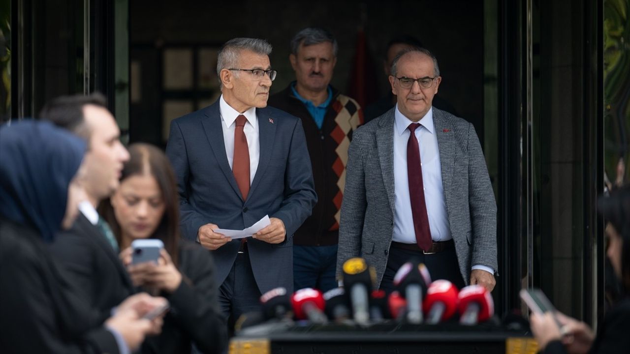 YSK, CHP İstanbul İl Kongresi'ni Durdurma Talebini Reddetti
