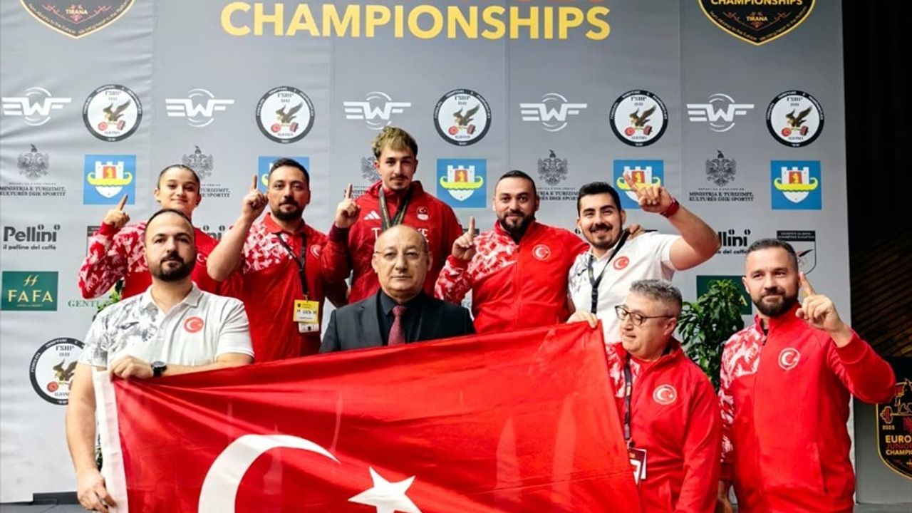 Yusuf Fehmi Genç Avrupa Halter Şampiyonu