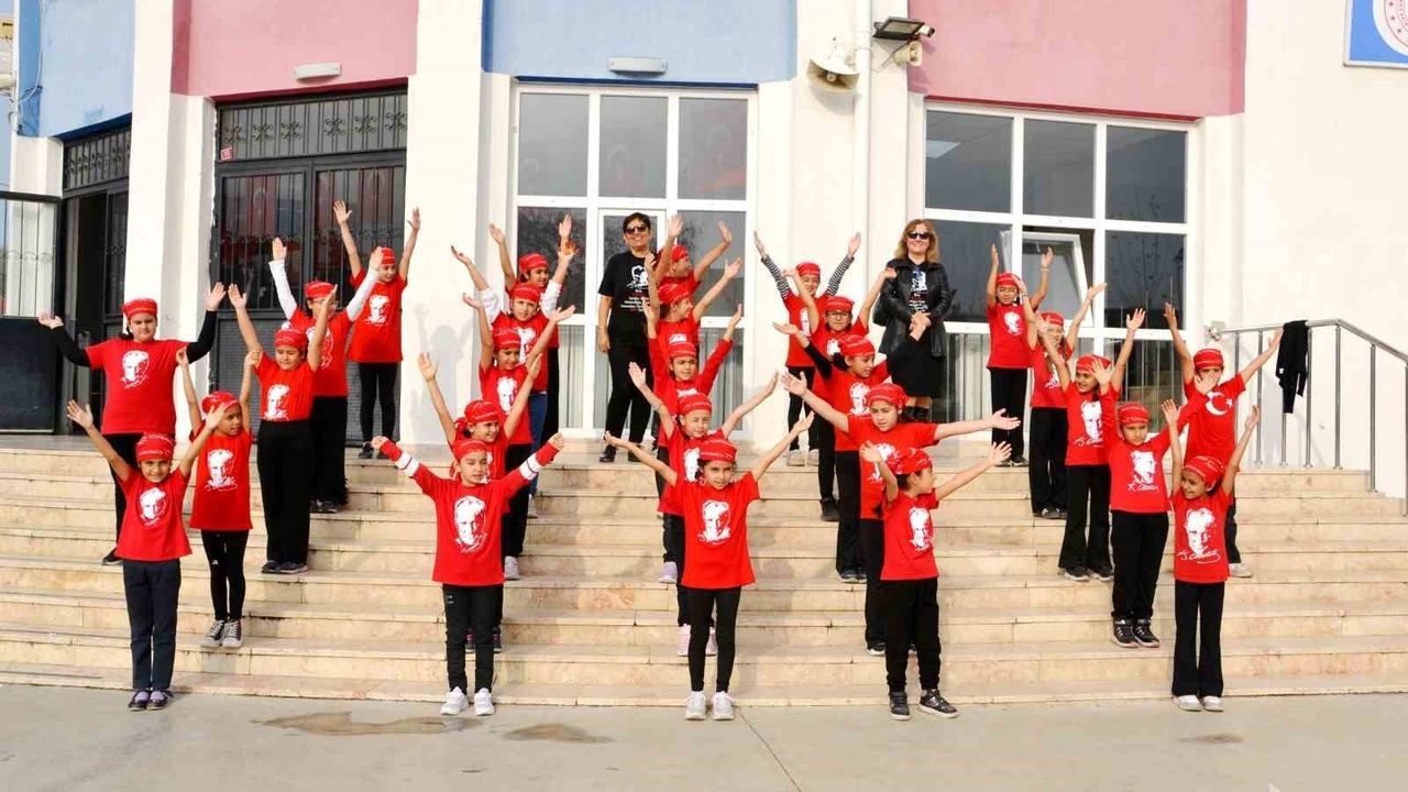 10 Kasım Anma Töreni: Son Balo Gösterisiyle Anma