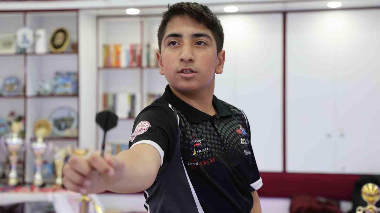 14 Yaşındaki Dart Sırası Yıldızı: Bedirhan Nas
