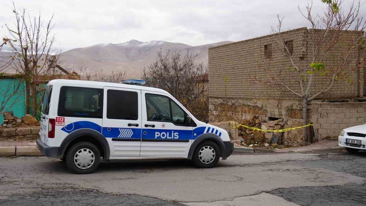 23 Yaşındaki Genç Metruk Binada Hayatını Kaybetti