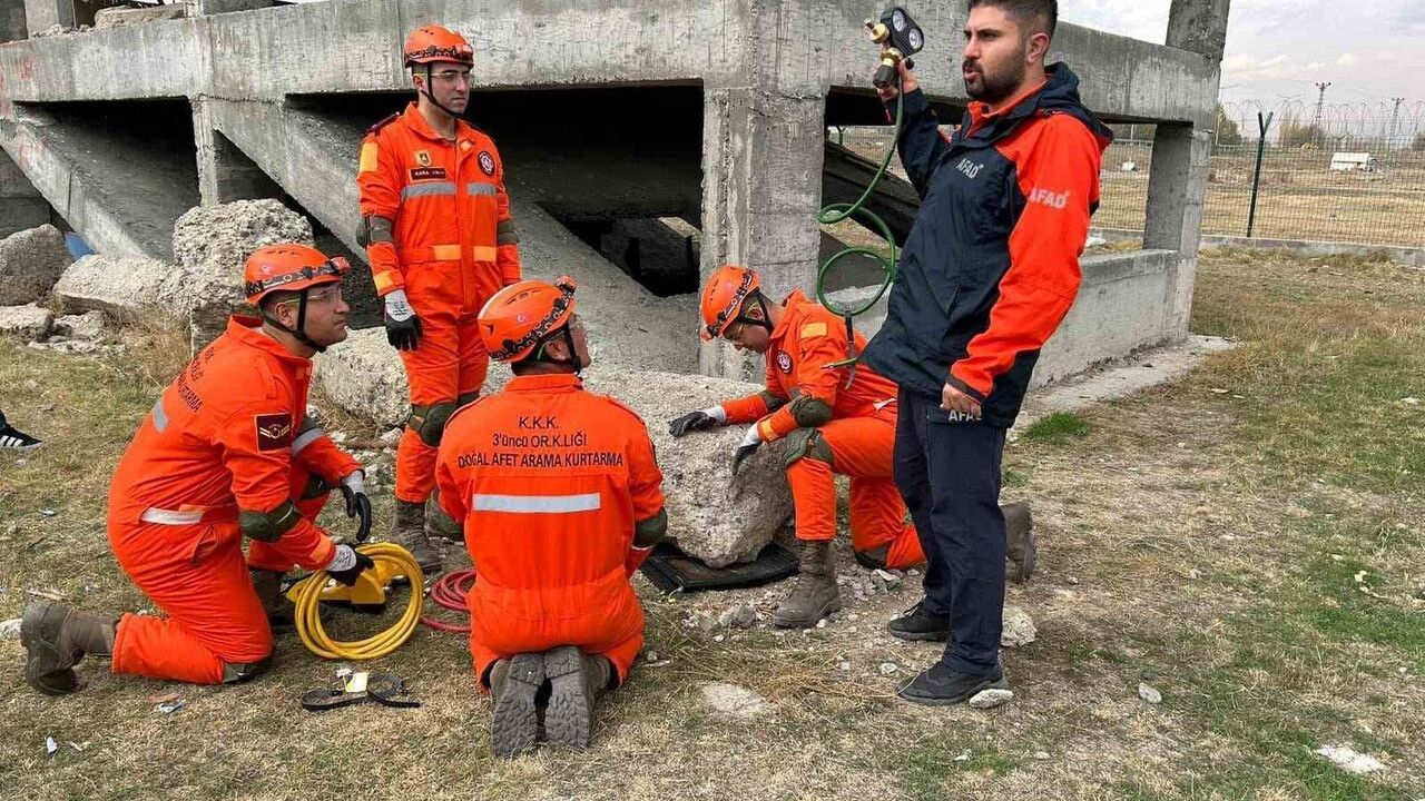 3'üncü Ordu'ya Arama ve Kurtarma Eğitimi