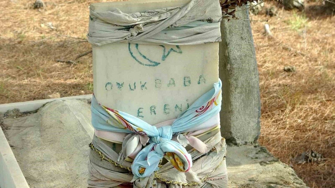 300 Yıllık Türbe Kaçak Kazıyla Tahrip Edildi