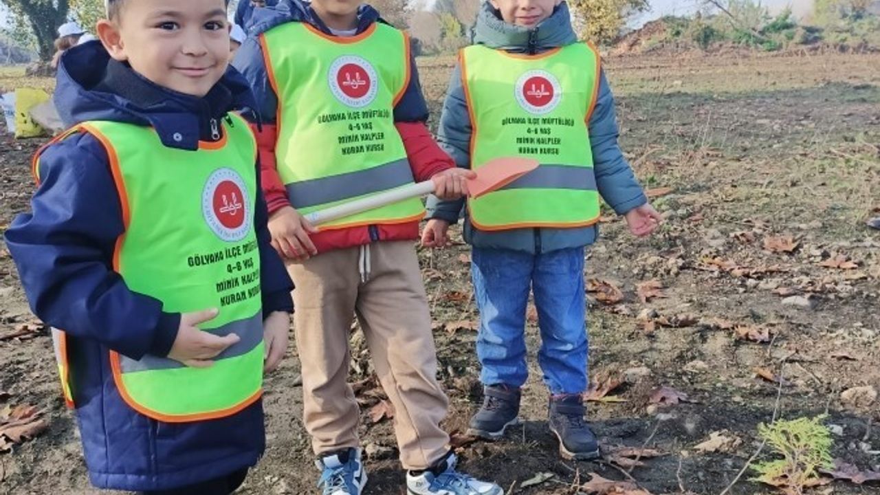 4-6 Yaş Grubu Öğrencilerden Fidan Dikim Etkinliği