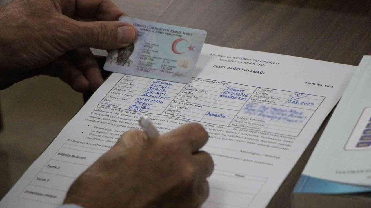 68 Yaşındaki Cemal Kutlu, Kadavra Bağışı ile Öğrencilere Destek Oldu