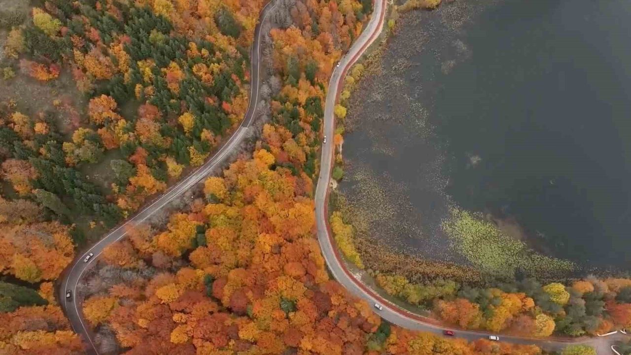 Abant Gölü Milli Parkı'nda Sonbahar Ziyaretçi Akını