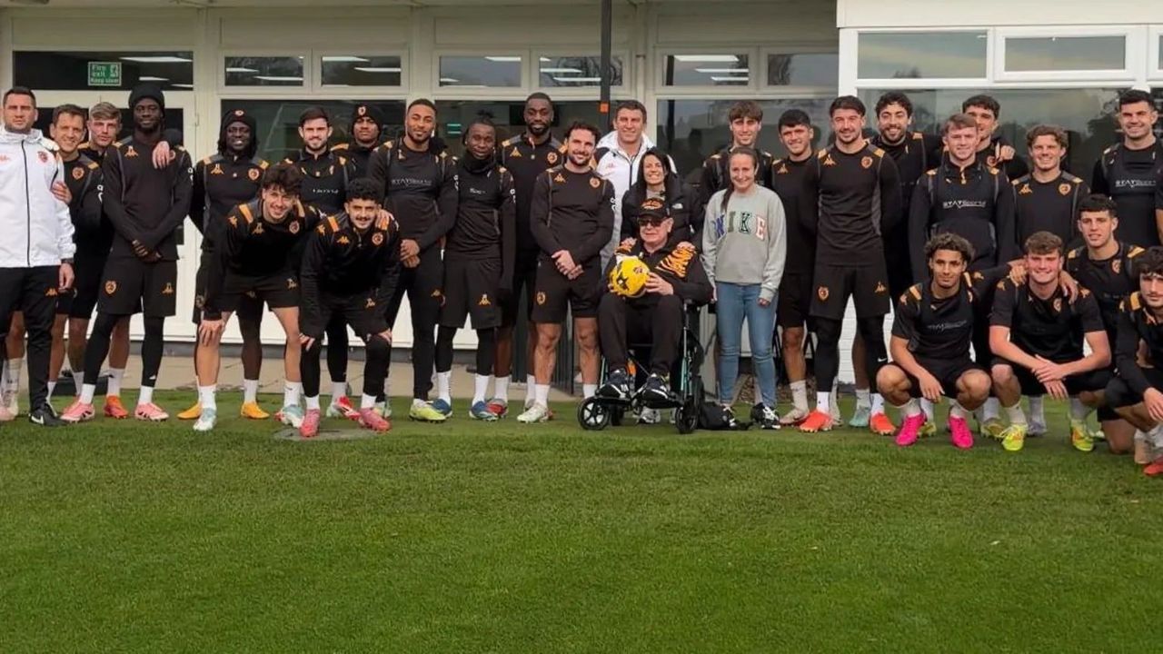 Acun Ilıcalı'nın Hull City Taraftarına Anlamlı Ziyaret
