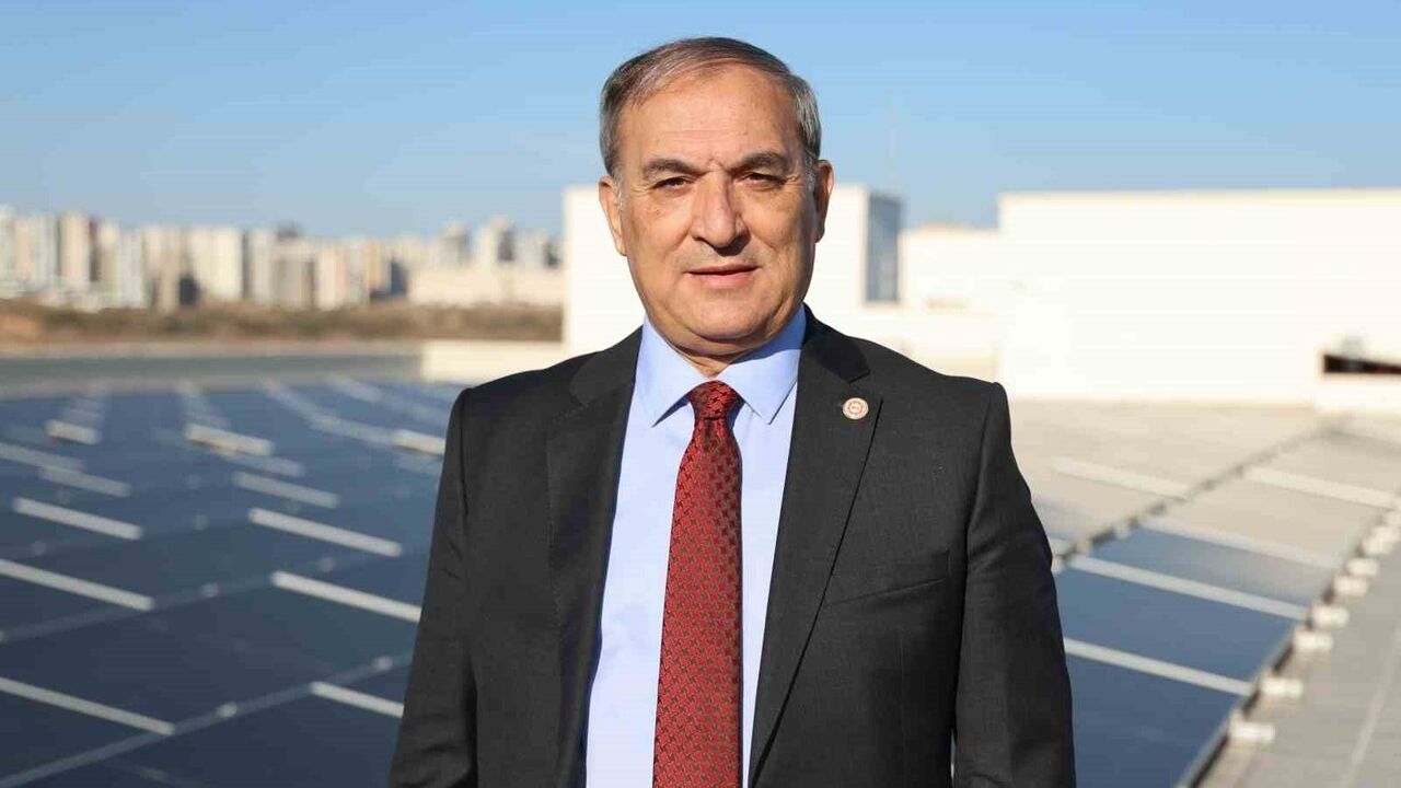 Adana Alparslan Türkeş Üniversitesi Güneş Enerjisi ile Elektrik Tasarrufu Sağlıyor