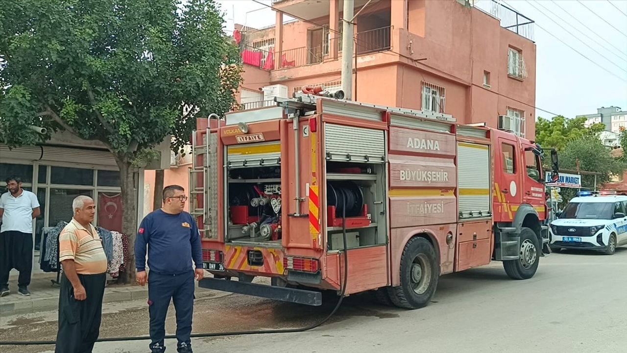Adana'da Evde Yangın: Anne ve Kızı Hastaneye Kaldırıldı