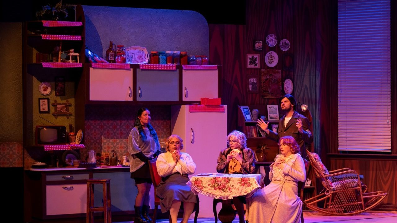 Adana'da Kapalı Gişe 'Üç Jokerli Konken' Performansı