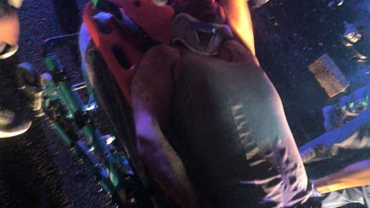 Adana'da Trafik Kazası: Tır, Park Halindeki Otobüse Çarptı