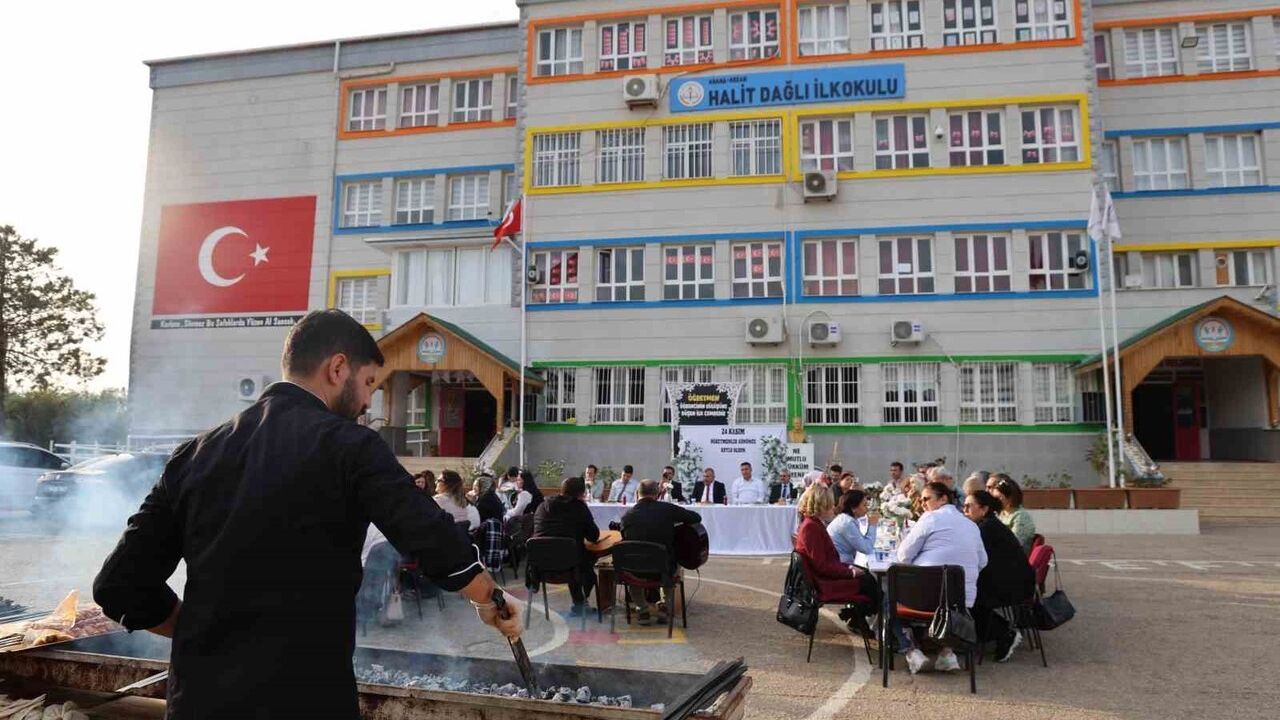 Adana Usulü Öğretmenler Günü Kutlaması