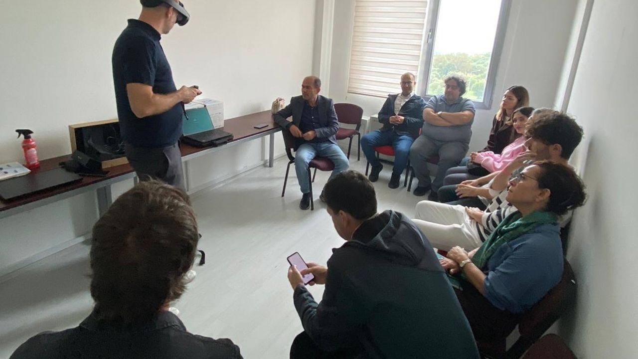 ADÜ'de Sanal Gerçeklik ile Öğretmen Eğitimi İnovasyonu