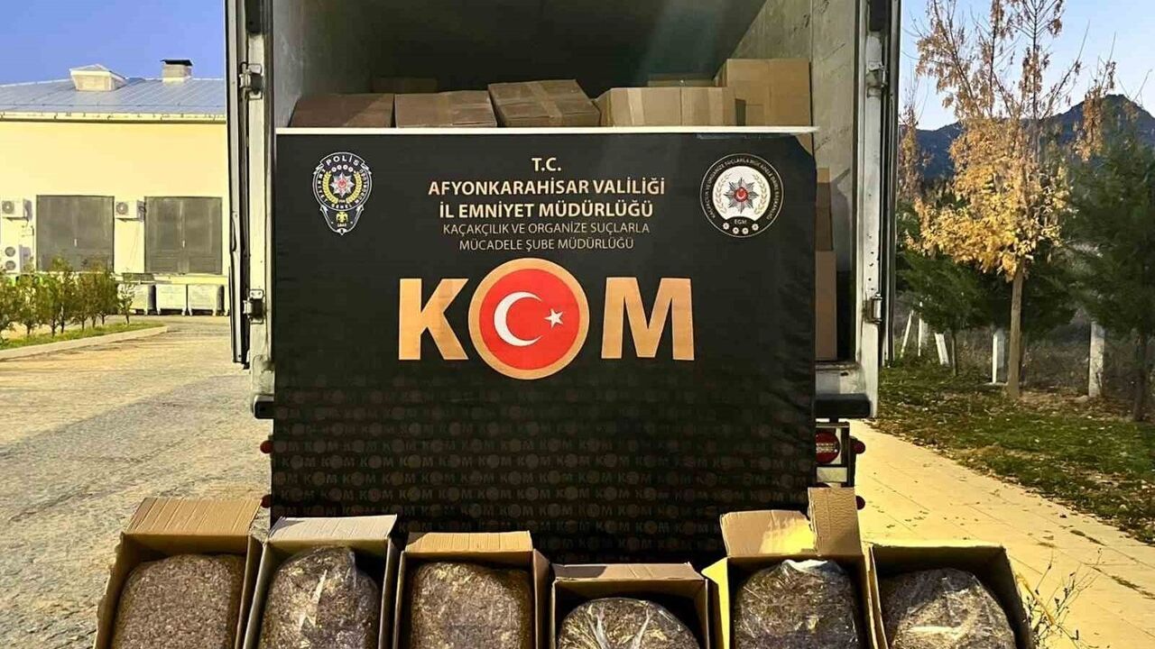 Afyonkarahisar'da 3 Ton Kaçak Tütün Ele Geçirildi