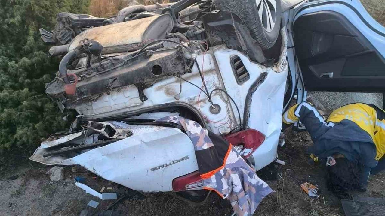 Afyonkarahisar'da Feci Kaza: Takla Atan Araçta Sürücü Hayatını Kaybetti