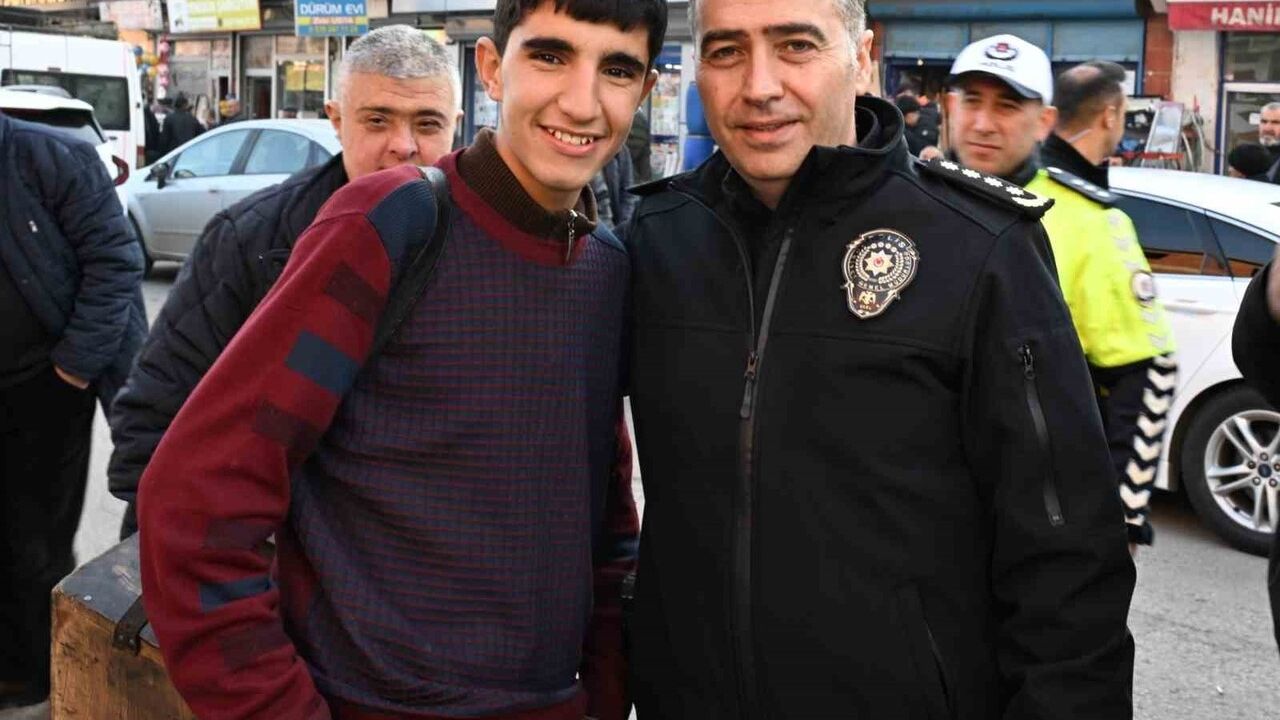 Ağrı Emniyet Müdürü, Esnafla Sorunları Görüştü