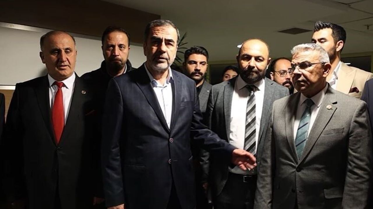 AK Parti'den CHP'ye Tutarlı Siyaset Çağrısı