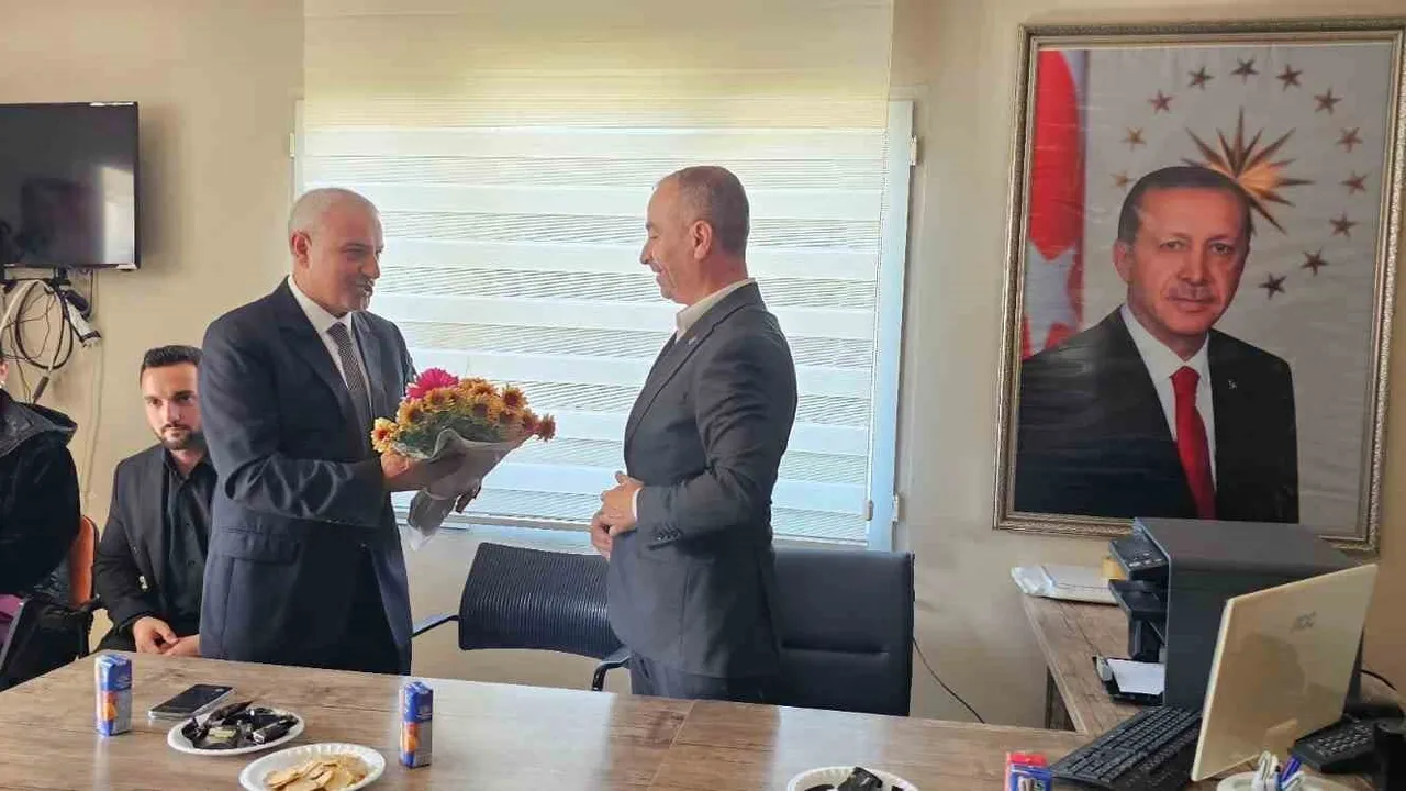 AK Parti Dikili İlçe Teşkilatında Başkanlık Değişimi