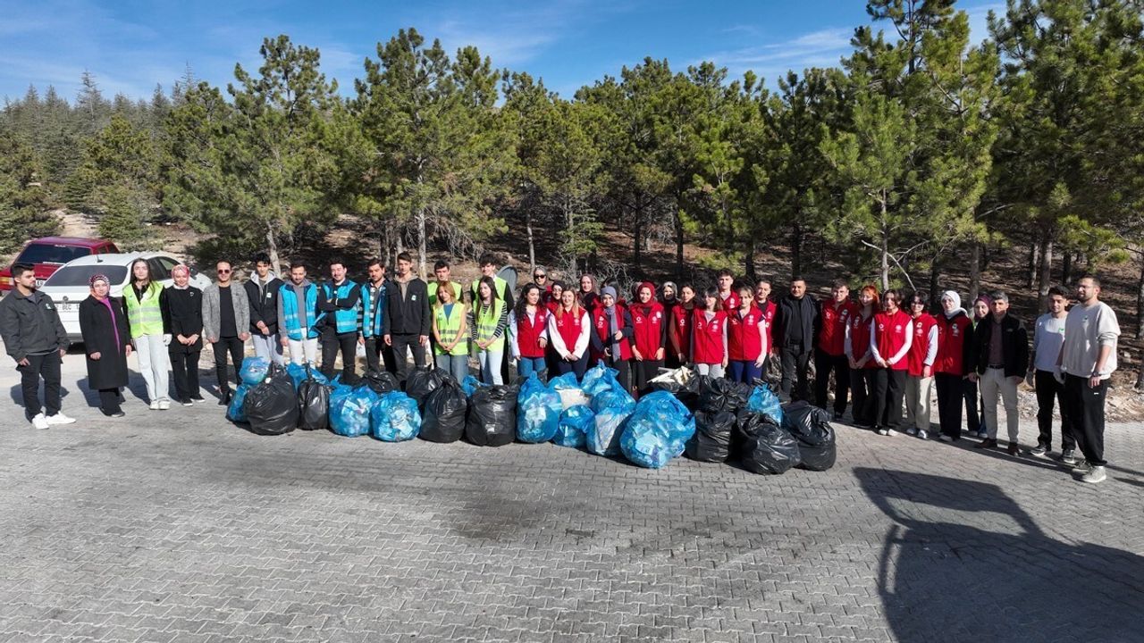 Akademi Mahallesi'nde Temiz Mahalle Temiz Selçuklu Etkinliği Gerçekleştirildi