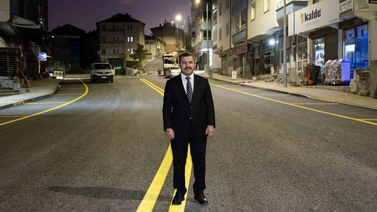 Akdağmadeni'nde 1071 Malazgirt Caddesi Yenilendi