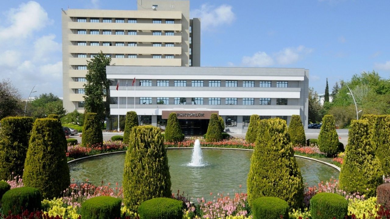 Akdeniz Üniversitesi Dünya Sıralamalarında İleri Sürüyor