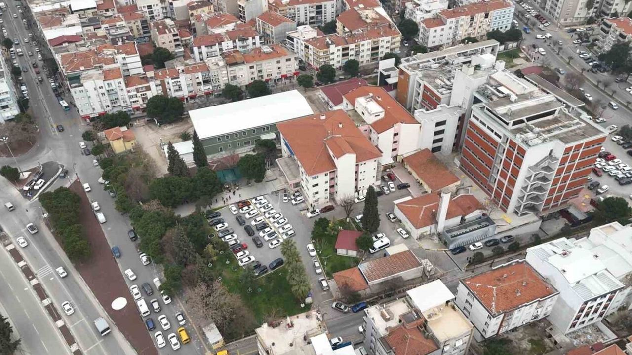 Akhisar'da Yüksek Başarı Oranıyla Lazerle Böbrek Taşı Tedavisi Hizmete Açıldı