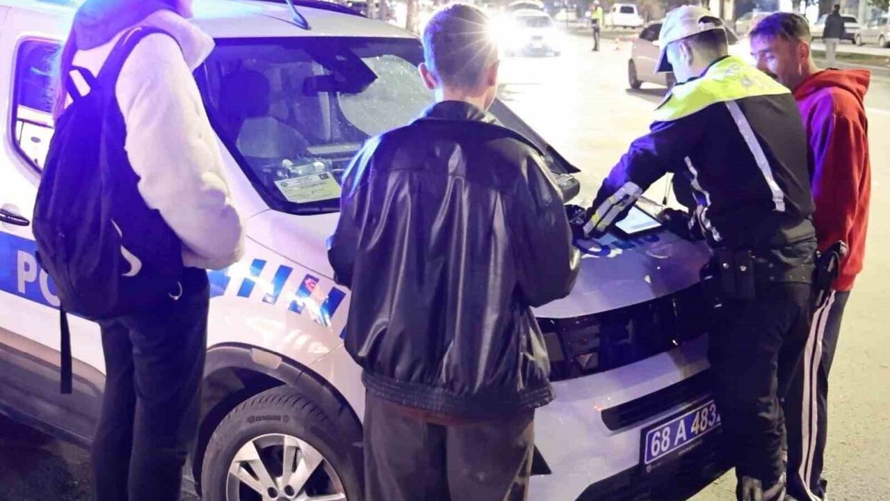 Aksaray'da 15 Yaşındaki Sürücü Polisten Kaçarken Yakalandı