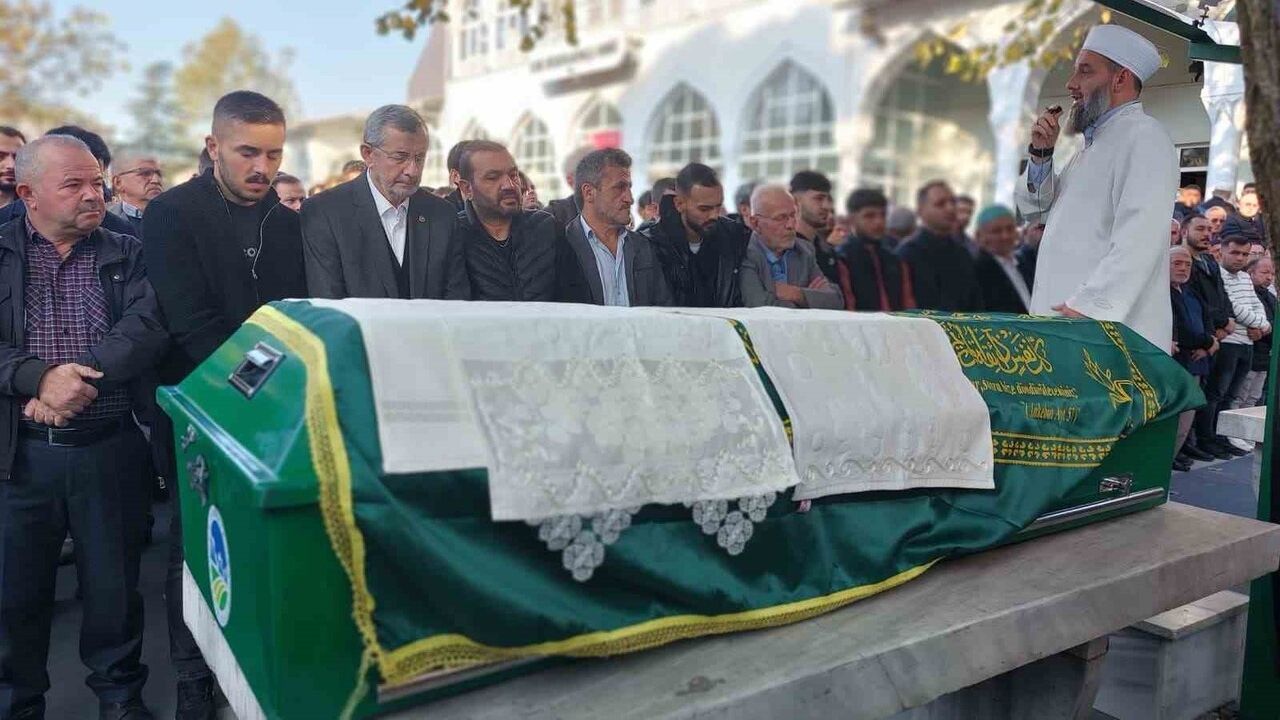 Akyazı'daki Trafik Kazasında Hayatını Kaybeden Genç Uğurlandı