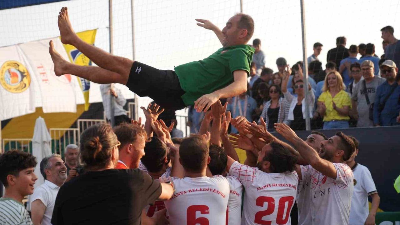 Alanya Belediyespor, Türkiye Plaj Futbolu Şampiyonu Oldu
